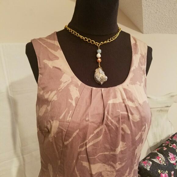 LOFT Sleeveless Sheath dress in Blush Pink and Mauve Size 2P - Picture 2 of 4